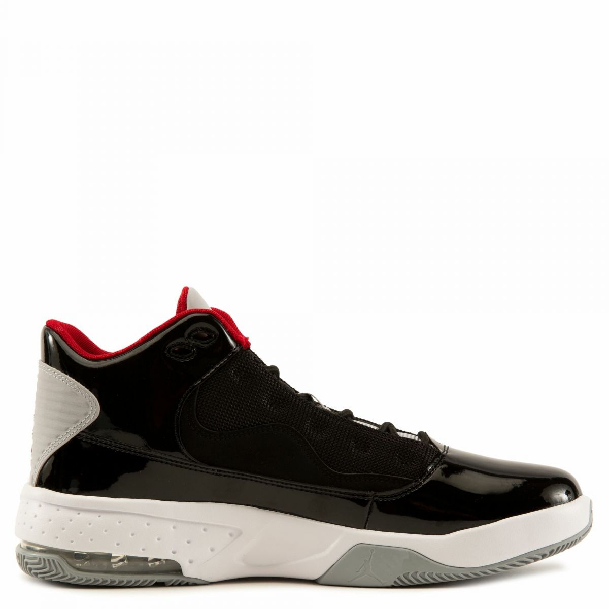 Кроссовки NIKE JORDAN MAX AURA 2 Кроссовки NIKE JORDAN MAX AURA 2